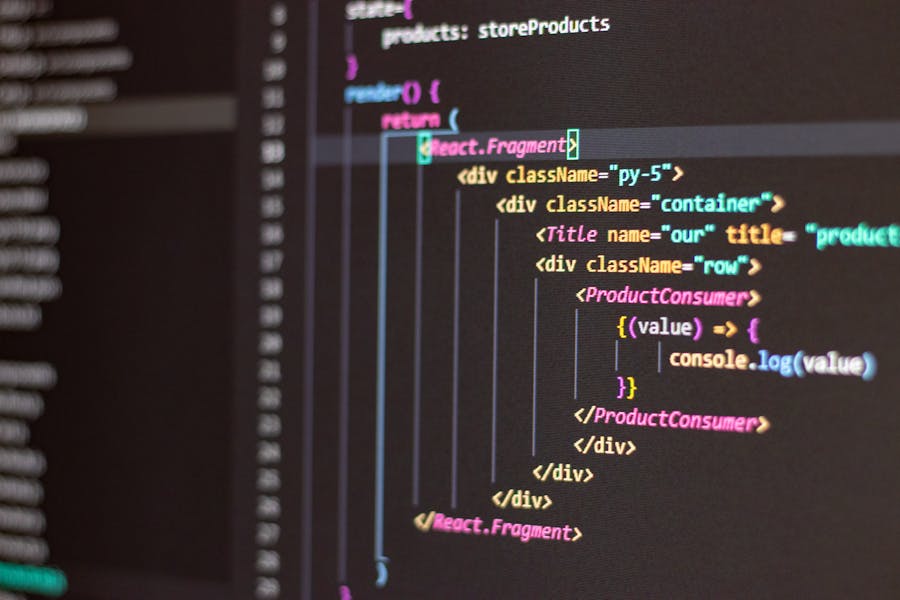 Code auf dunklem Bildschirm